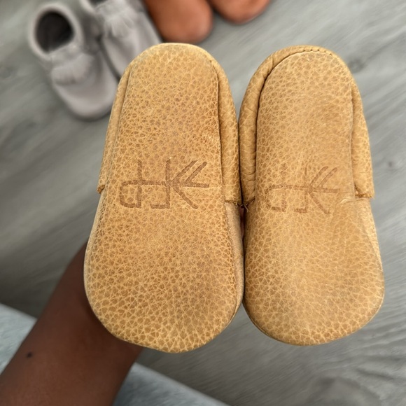 Freshly picked baby moccasins - Picture 11 of 12
